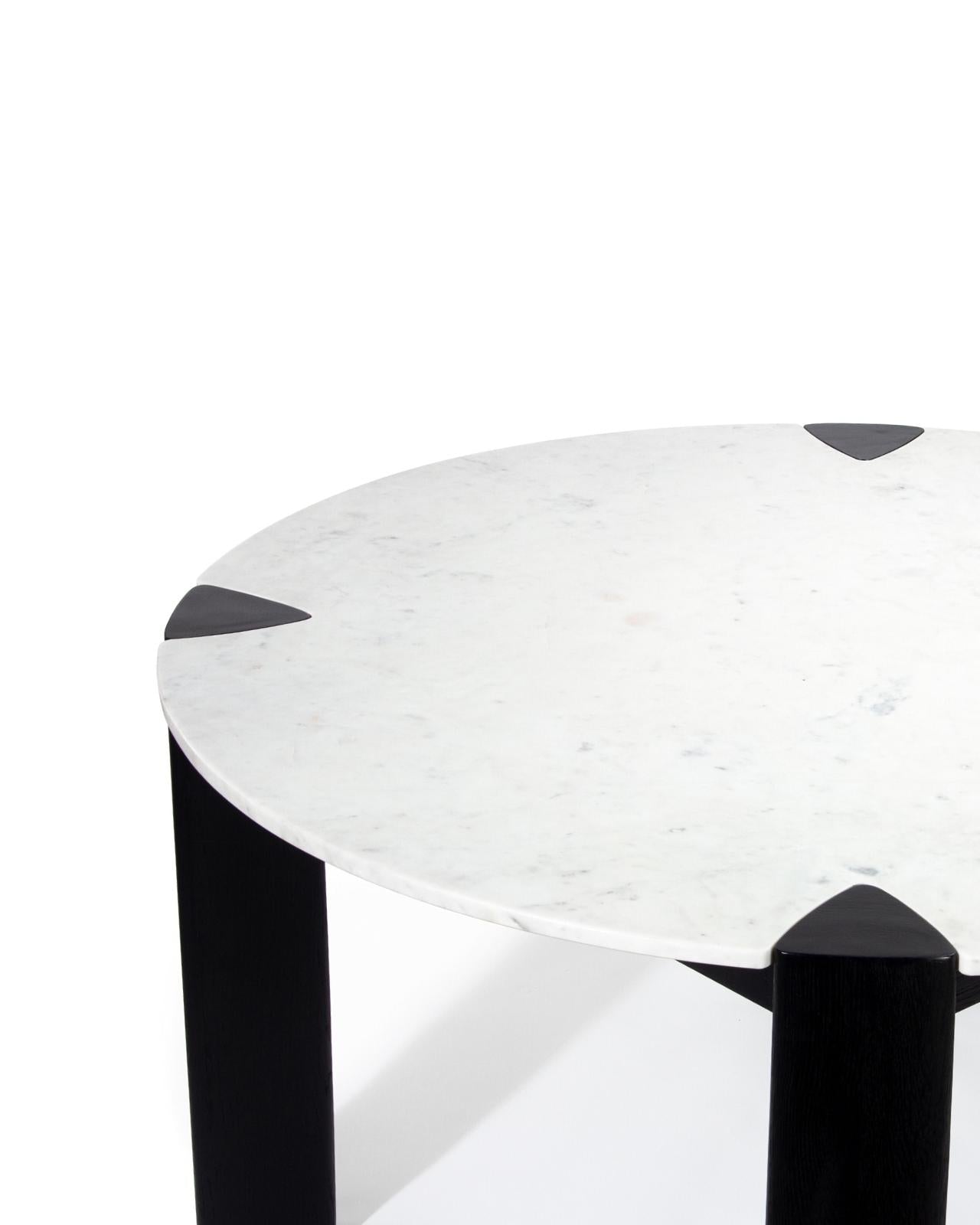 Luce Round Dining Table