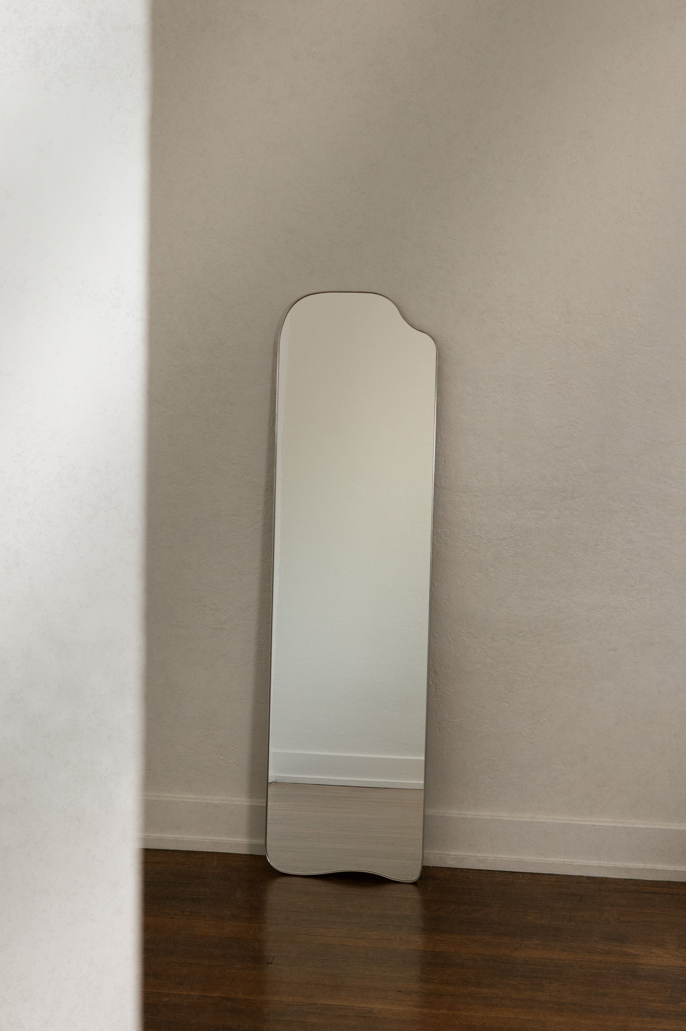 Brody Thin Mirror