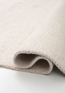 Basik Almost White Rug