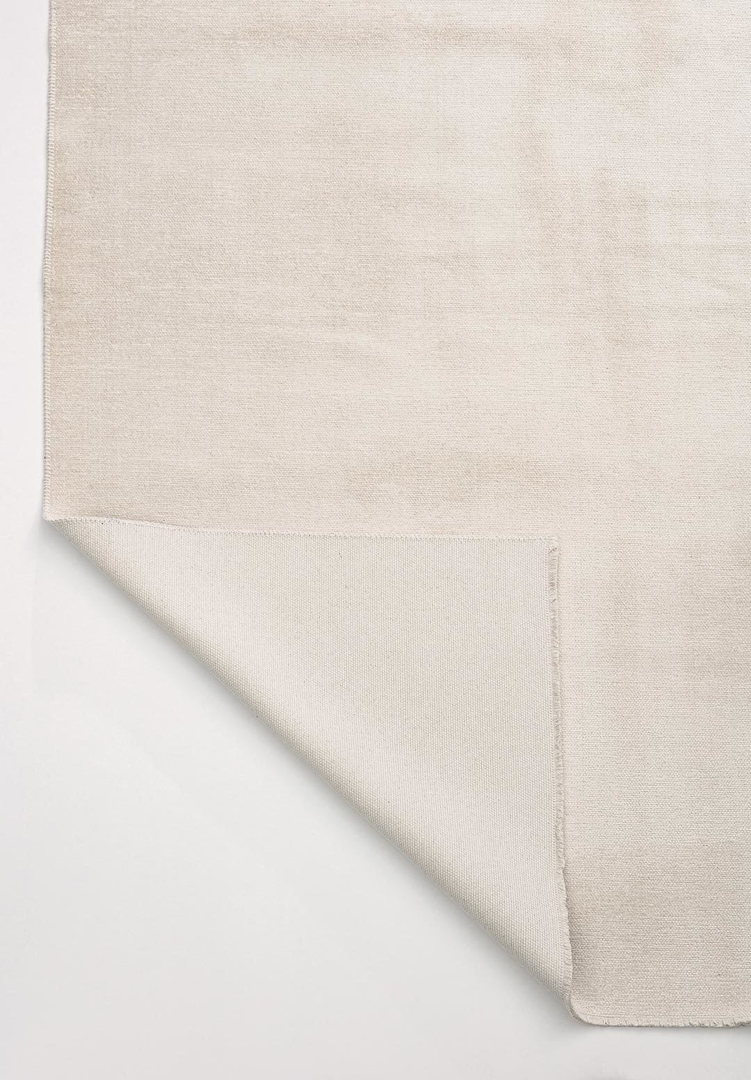 Basik Almost White Rug